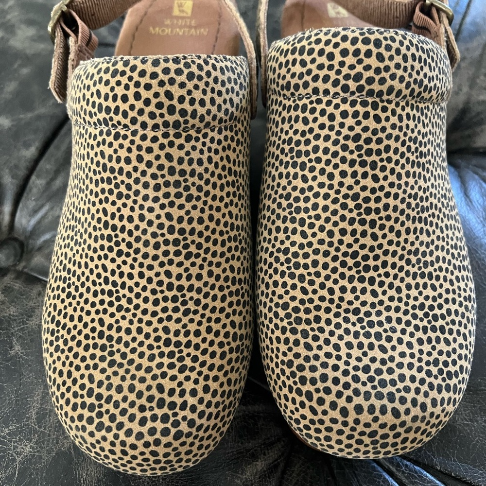 White Mountain Leopard Clog NWOB 8.5